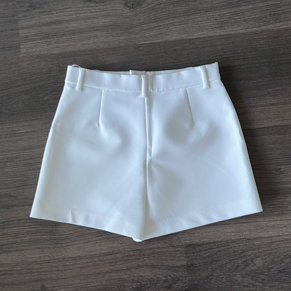 Zara SKORT. Only worn once. - Picture 2 of 3